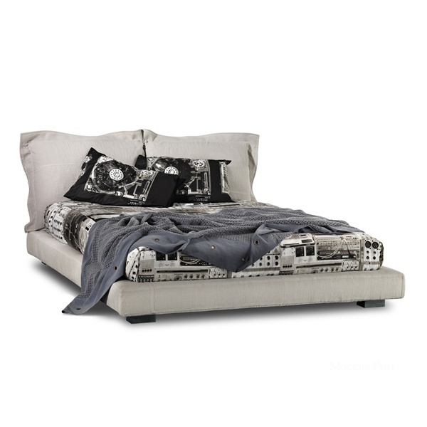Кровать двуспальная обитая льном Nebula Five, Moroso