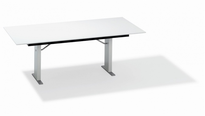 Обеденный стол