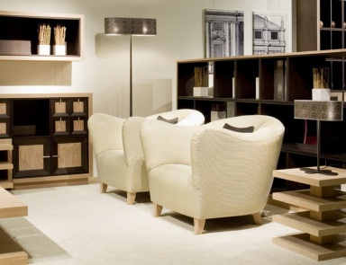 Кресло с ножками из вишневого дерева A1296/1, Annibale Colombo