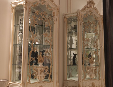 Буфет на резных ножках, Boiserie Italia (мягкая мебель барокко, рококо)
