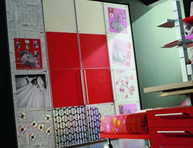 Платяной шкаф, CIA International