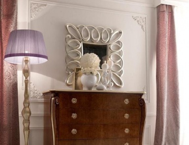 Комод, Avenanti