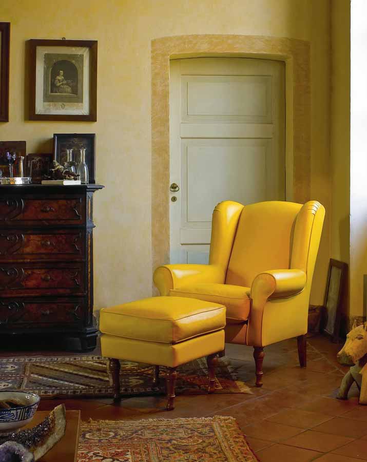 Кожаное кресло с пуфом от Biba Salotti