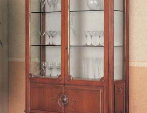 Буфет с резным фиалом, OAK