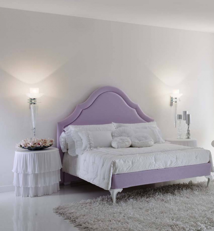 Двуспальная кровать от итальянского производителя Halley