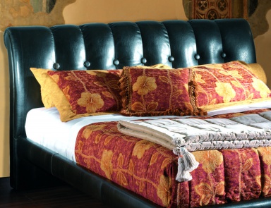 Двуспальная кровать продукции Treci Salotti