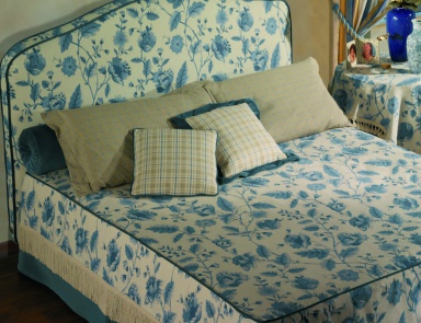 Двуспальная кровать продукции Treci Salotti