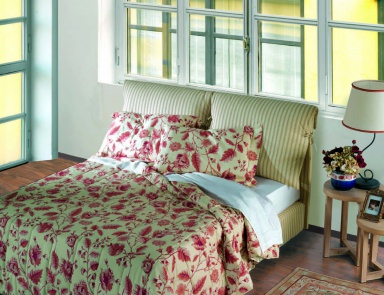 Двуспальная кровать продукции Treci Salotti