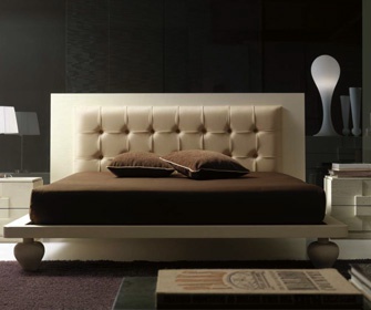 Двуспальная кровать