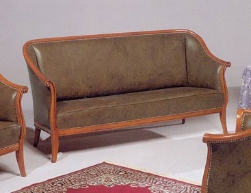 Двухместный диван в кожаной обивке, BTC