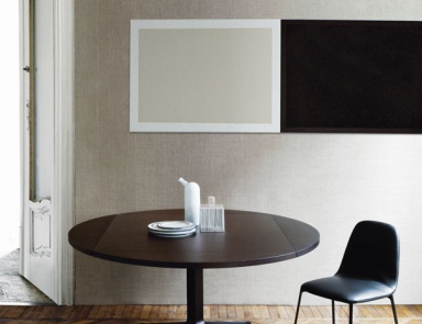 Стол круглый продукции Zanotta