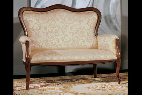 Двухместный диван