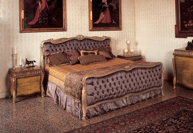 Двуспальная кровать с высоким изголовьем, с позолотой и резьбой, Angello Cappellini