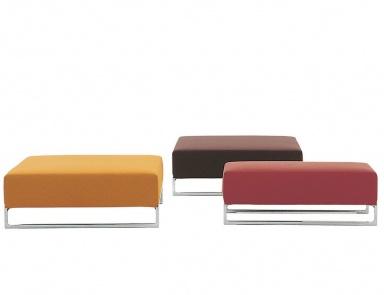 Пуф на алюминиевом каркасе обитый кожей или тканью Solo, B&B Italia