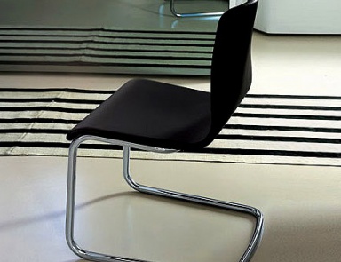 Стул в кожаной обивке, Calligaris (элитная мебель для столовой)