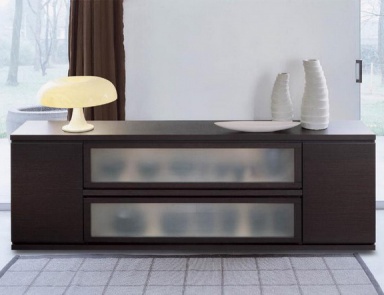 Деревянный комод, Line Gianser