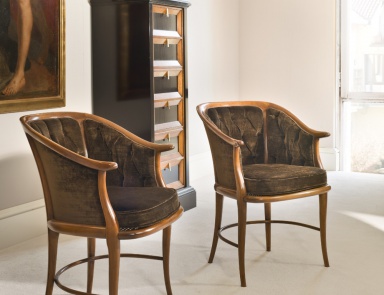 Кресло с корпусом из вишни Annibale Colombo, Annibale Colombo