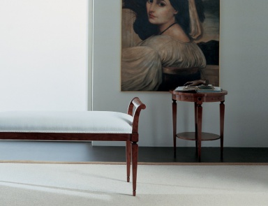 Скамья с каркасом из массива вишни и обивкой из текстильной ткани, Annibale Colombo