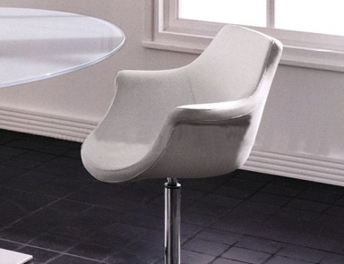 Кресло в кожаной обивке, Flai