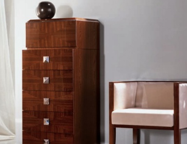 Высокий комод на низких ножках, Malerba