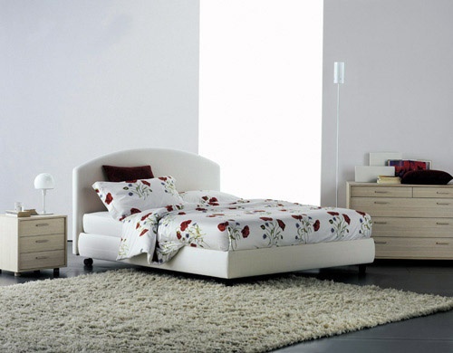 Кровать на алюминиевом каркасе Magnolia, Flou