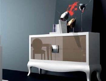 Тумба, La Ebanisteria