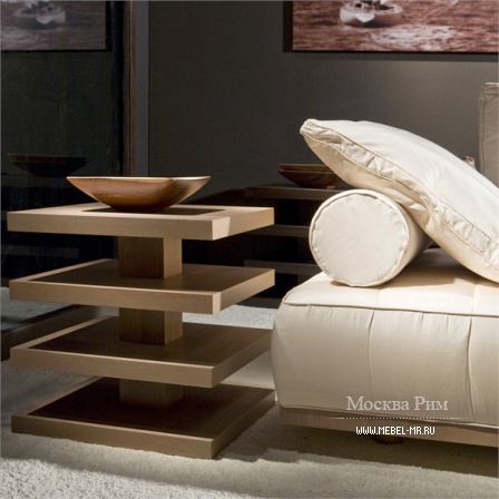 Функциональный и эффектный придиванный столик