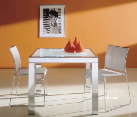 Стол обеденный раздвижной на каркасе из стали со стеклянной столешницей Sky, Bontempi Casa