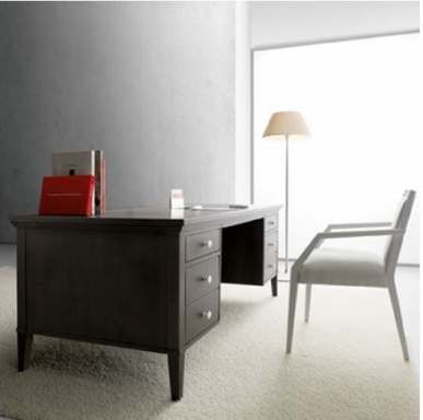 Письменный стол