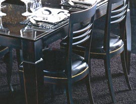 Стул обитый кожей R102, Angela Bizzarri