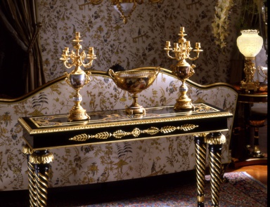 Консоль на высоких ножках, Armando Rho