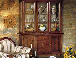 Сервант из массива дерева, DOLFI