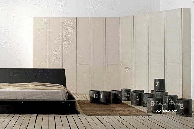 Гардеробная в отделке шероховатым лаком grigio perla ,Centopercento battente - Tisettanta