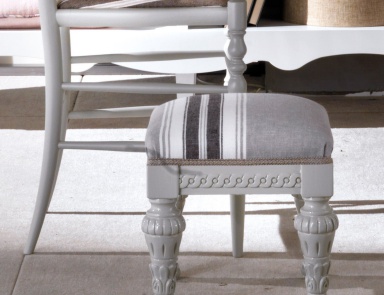 Пуф квадратной формы на резном каркасе Echo, Moda