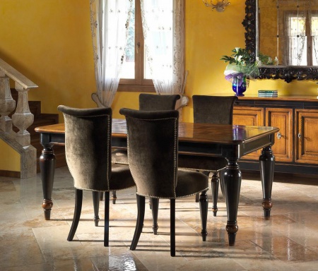 Обеденный стол