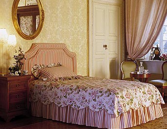 Кровать с высоким изголовьем - DOLFI