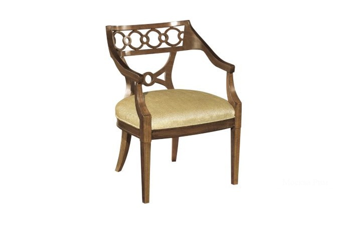 Стул для гостиной с подлокотниками. Стул Hickory Chair. Стул с плетеным сиденьем и спинкой Country Farmhouse, Jonathan Charles. Стол круглый Hickory Chair Alexa Hampton. Пух стул.