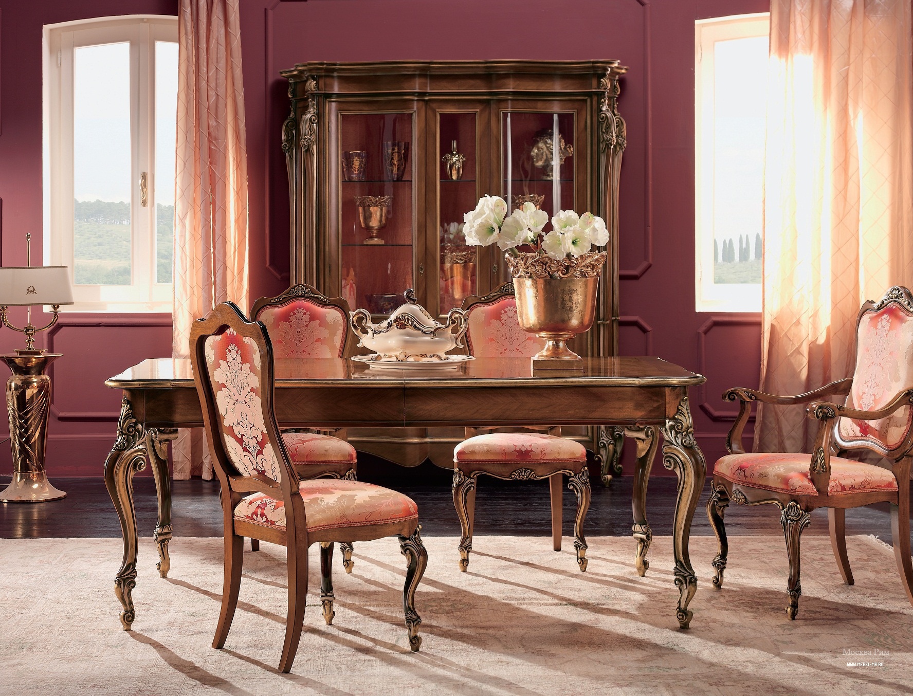 Сайт мебель италии. Полукресла для гостиной в богатом стиле. Итальянская мебель Версаль. Итальянская мебель Луиджи. Стол раскладной для гостиной в классическом стиле.