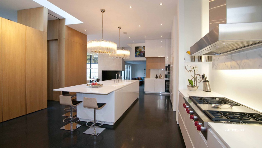 Гарнитур для кухни в белом лаке с глянцевым финишем Contemporary Comp. 1, Neff Kitchens