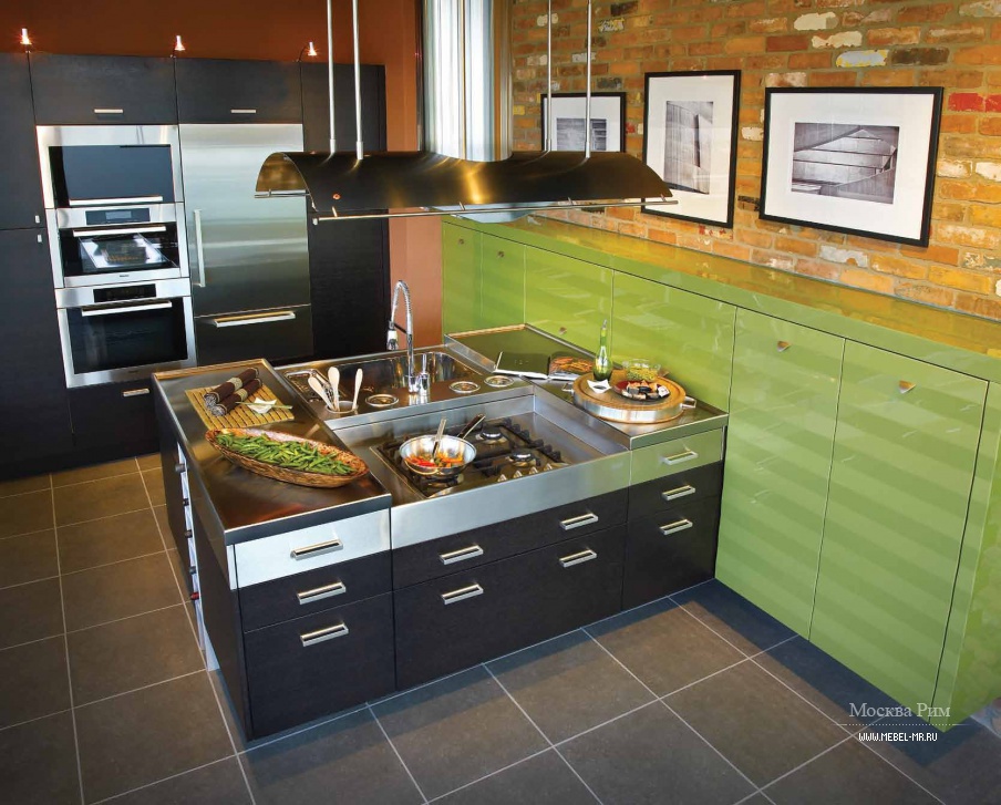 Гарнитур для кухни из древесины в отделке лаком Contemporary Comp. 5, Neff Kitchens