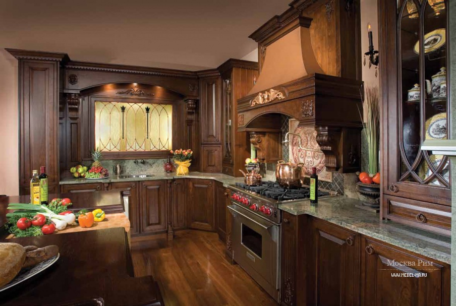 Гарнитур для кухни с резьбой в патине Traditional Comp. 3, Neff Kitchens