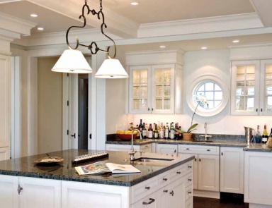Гарнитур для кухни с фасадами в лаке Traditional Сomp.12, Neff Kitchens.
