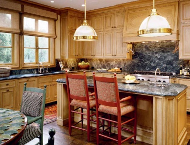 Гарнитур для кухни с топом и фартуком из мрамора Traditional Comp. 23, Neff Kitchens