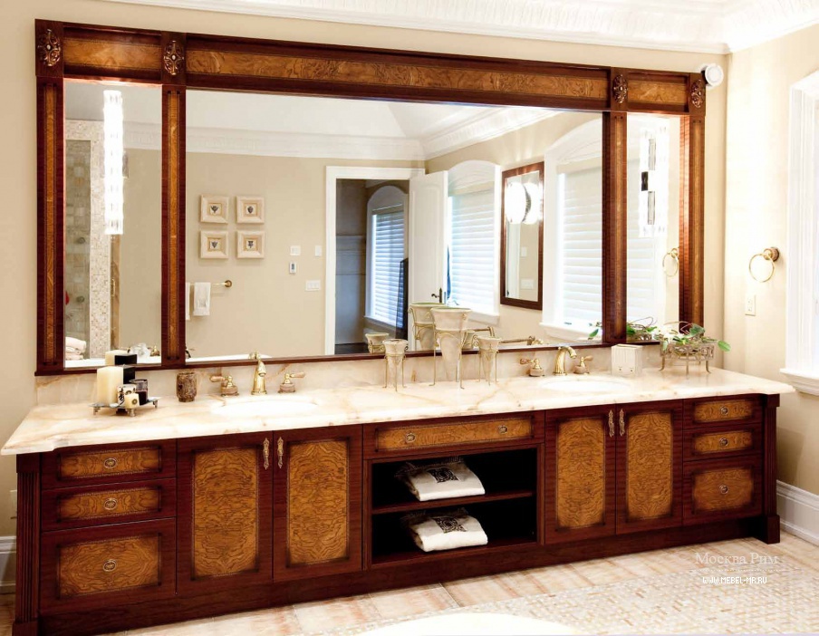 Гарнитур для ванной из красного дерева Louis Philippe Comp.1, Neff Kitchens