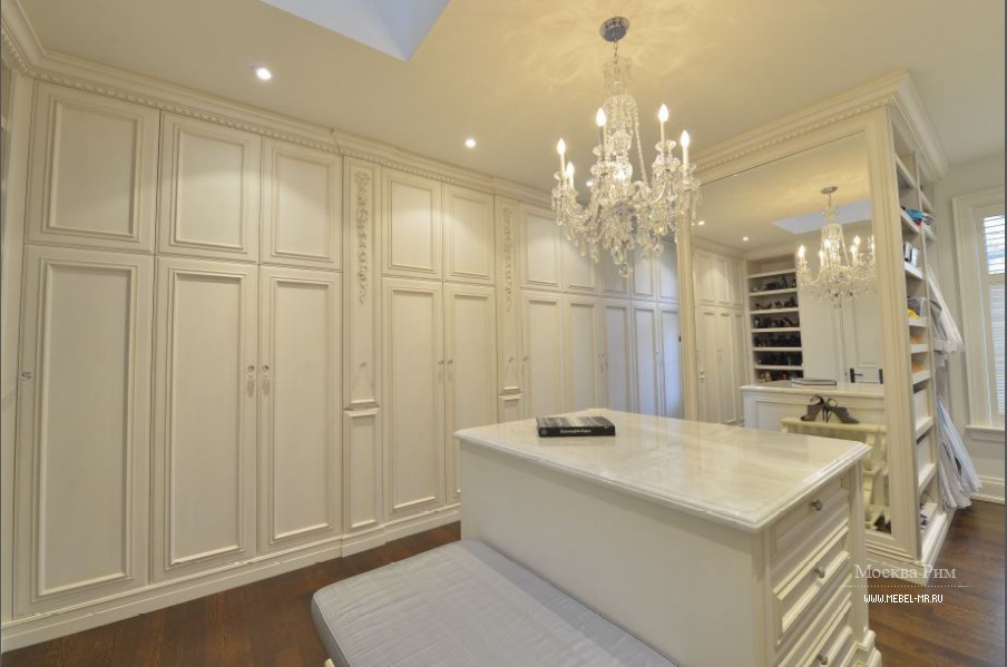 Гардеробная в лаке с резьбой Neff Valet Comp.6, Neff Kitchens