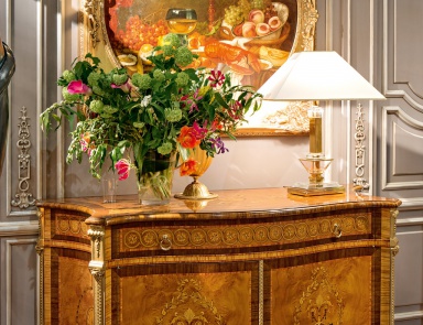 Комод на фигурных ножках, Medea