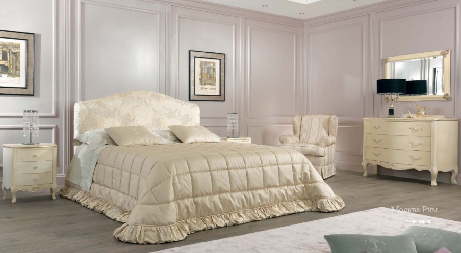 Кровать двуспальная классическая в обивке из текстиля Classic, Tosconova