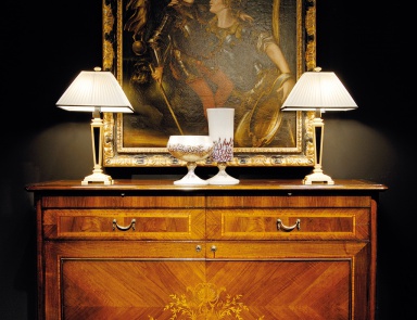 Комод на низких ножках, Medea