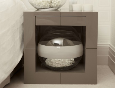 Тумбочка прикроватная на каркасе из дерева Cube, Kelly Hoppen
