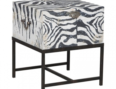 Аксессуар Tribal Trunk On Stand Guild Master
